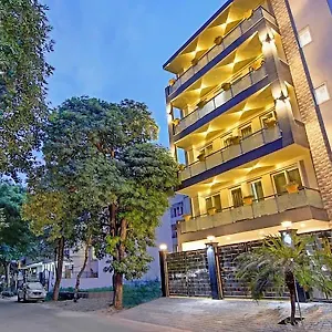 Hostel Nuab House - Near Fortis, Max, Medanta, Paras Hospitals And Huda Metro
