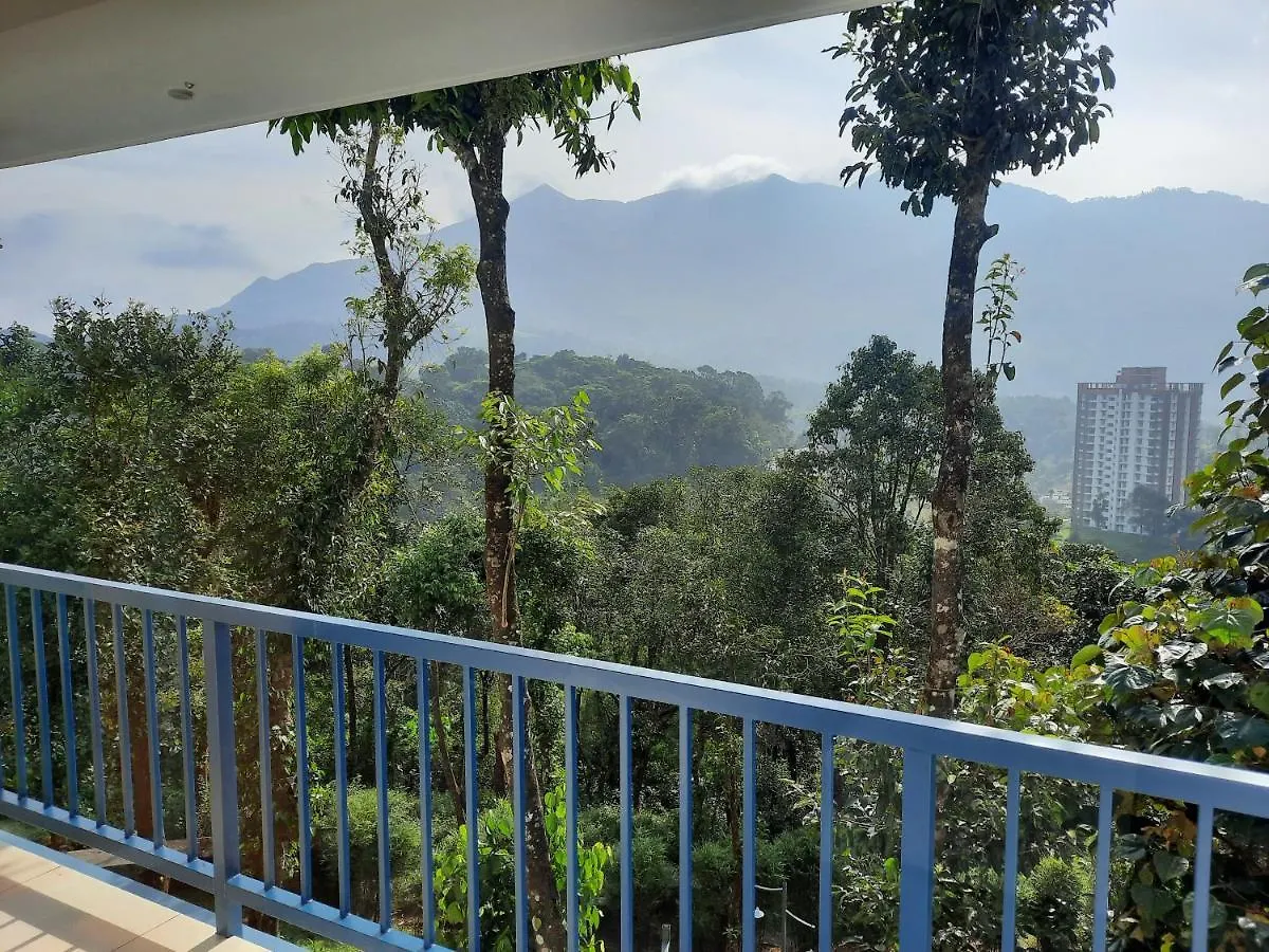 Vythiri Blue Hills Hotel 3*,